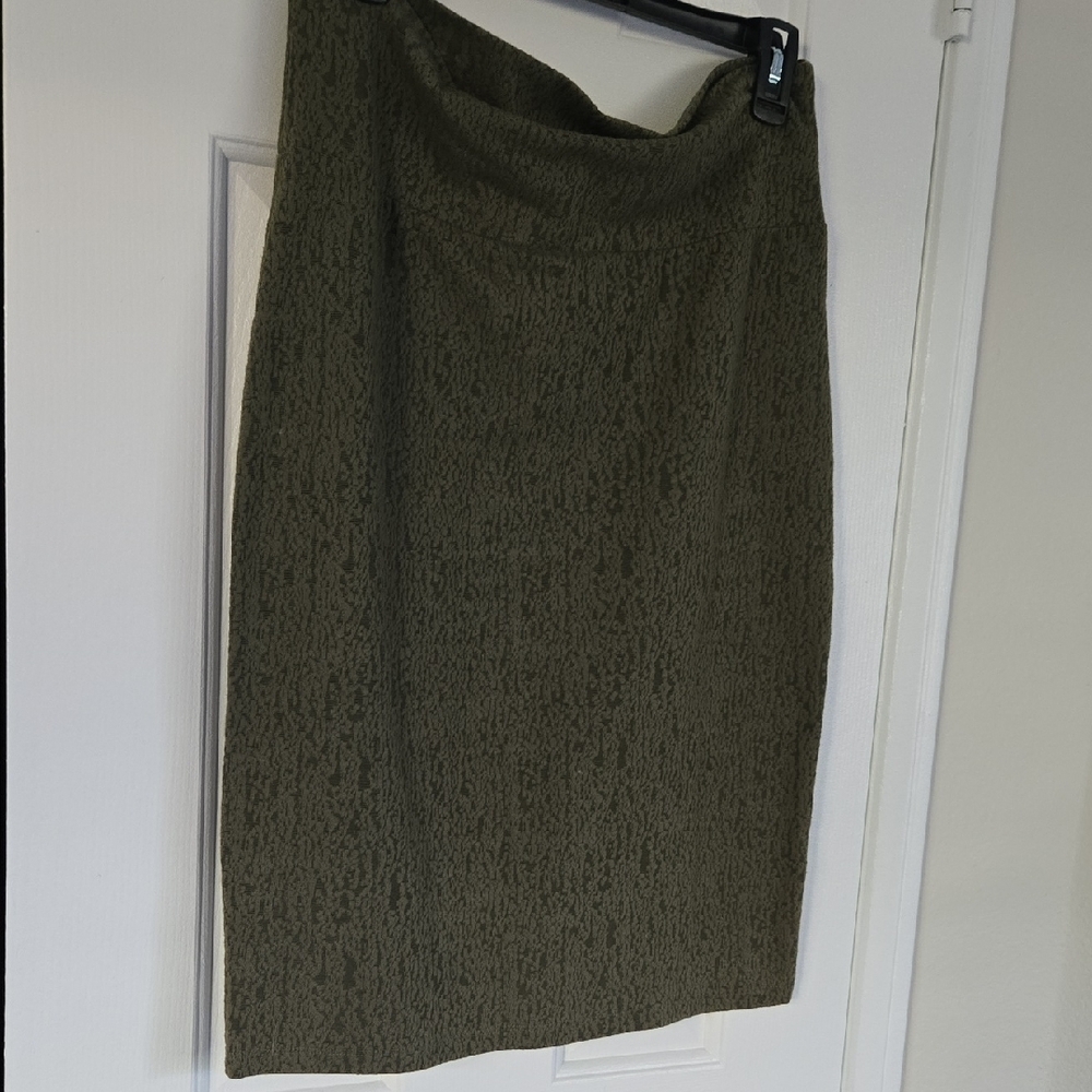 Elegant Olive Cassie Pencil Skirt- Large - Picture 3 of 8